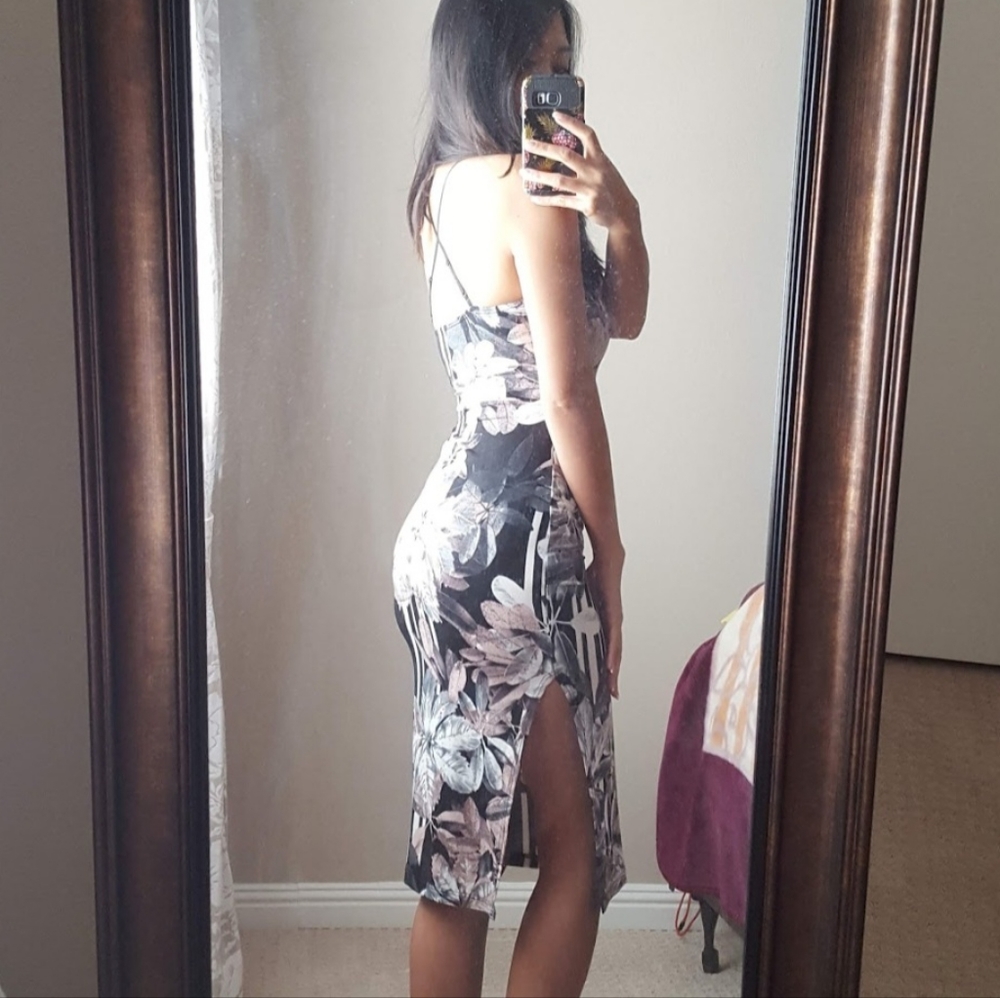 Dress - Picture 5 of 5